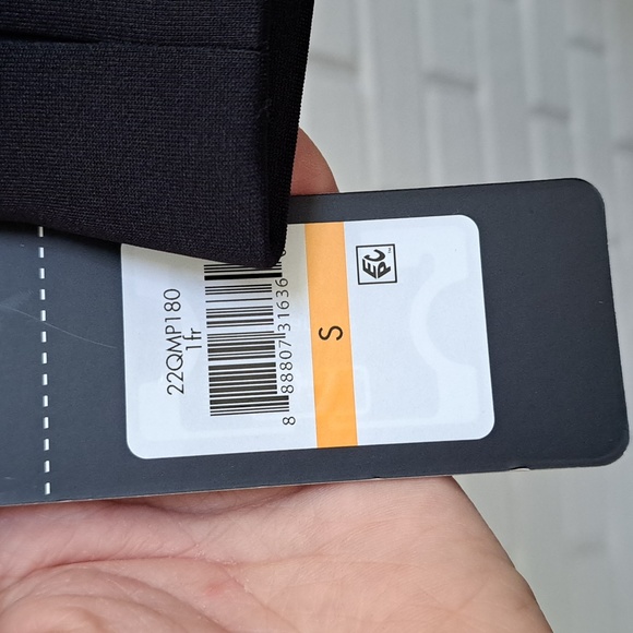 GUESS Beautiful Red Zip Up Puffer Jacket. Size Small NWT - Picture 13 of 13